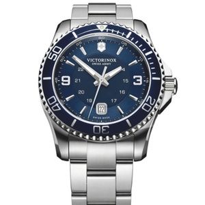 Victorinox Maverick Watch 241602. Blue Dial Bezel.